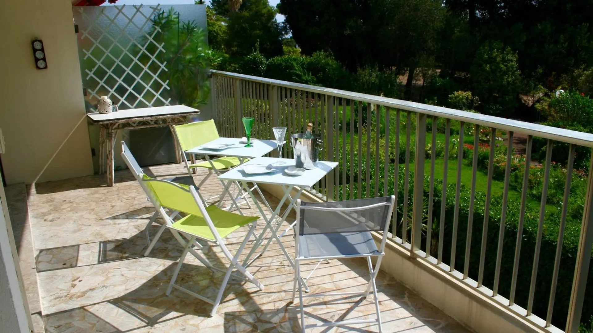 Sea View & Gardens In Antibes Apartment