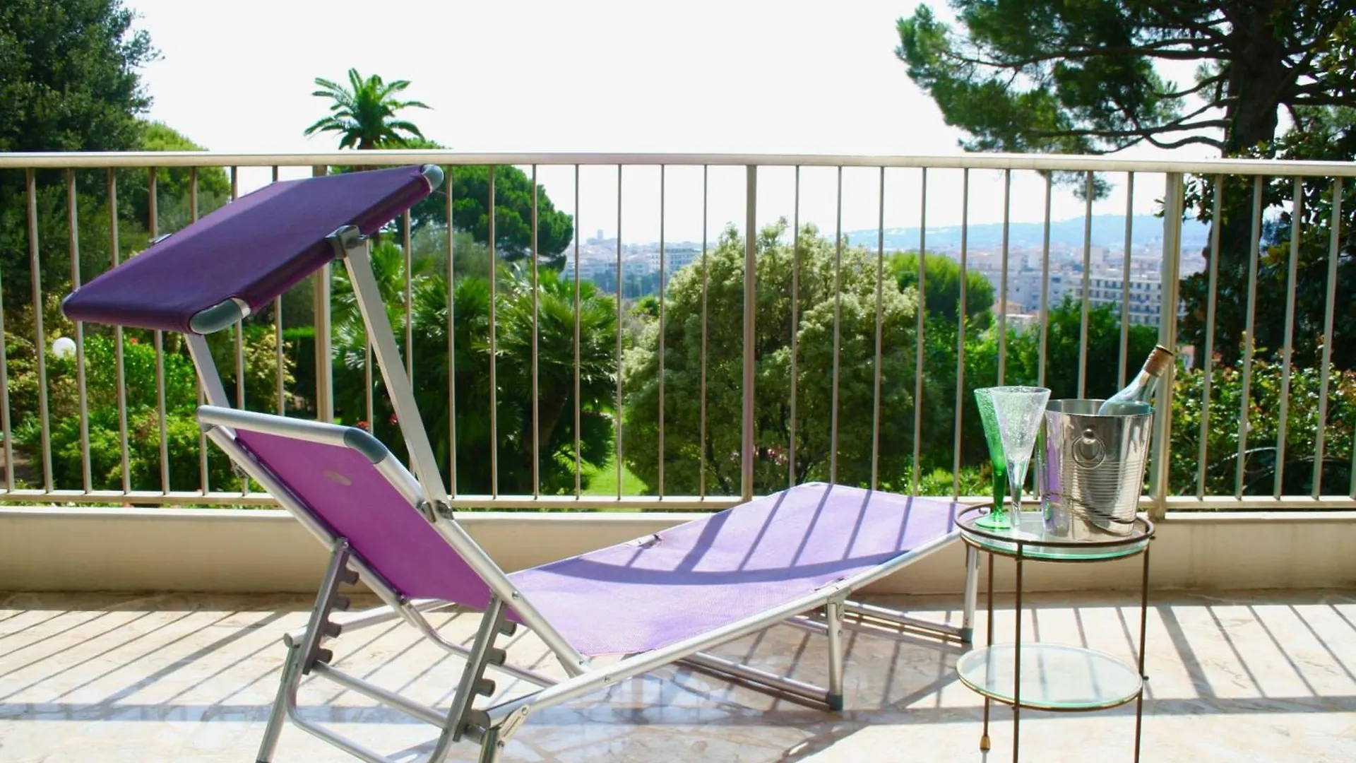 Sea View & Gardens In Antibes Apartment