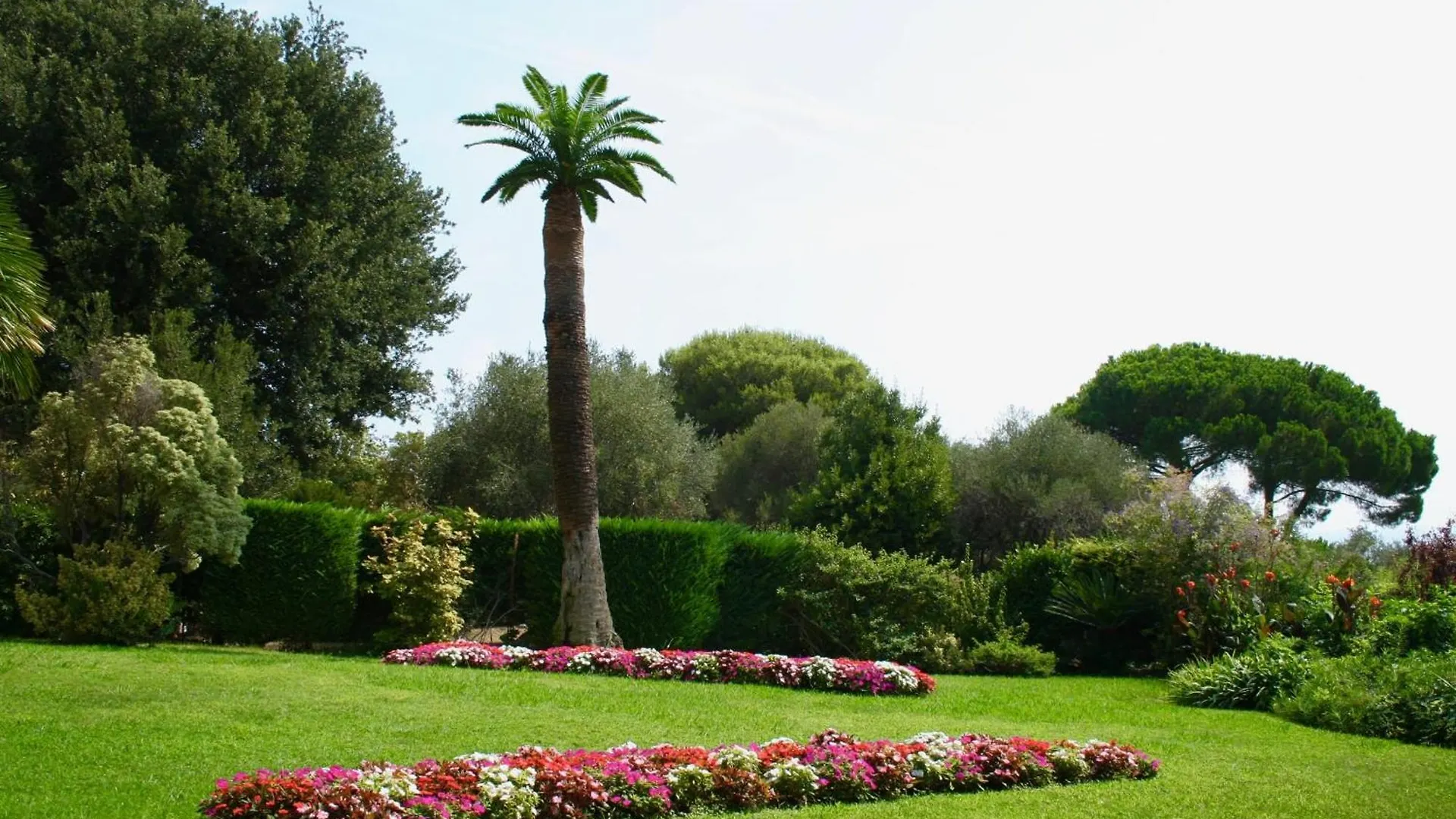 Sea View & Gardens In Antibes Apartment France