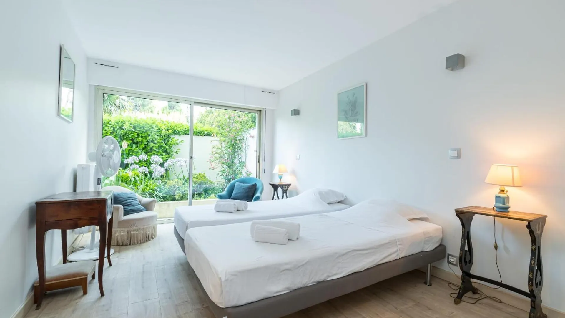 Sea View & Gardens In Antibes Apartment