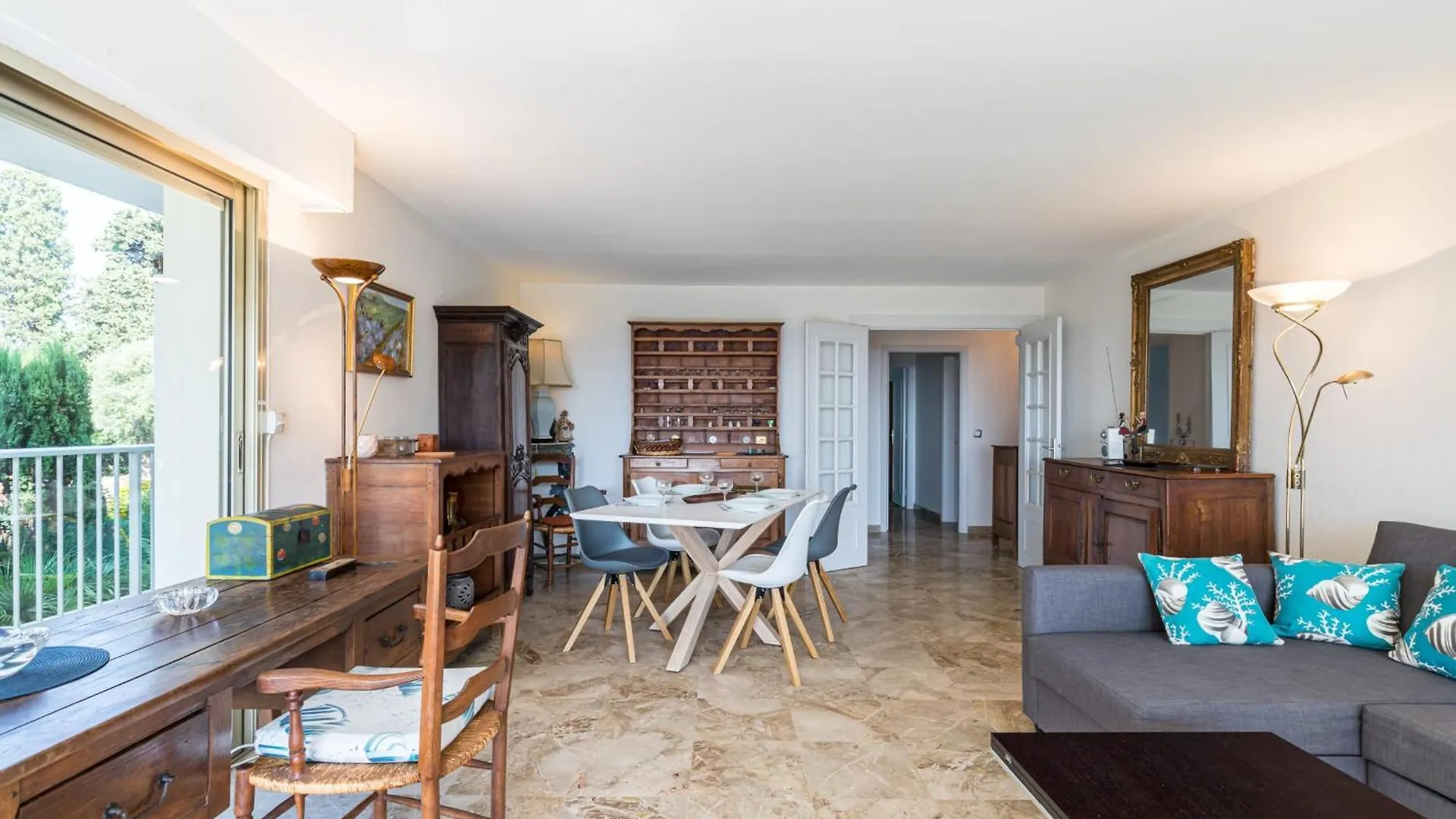 Sea View & Gardens In Antibes Apartment