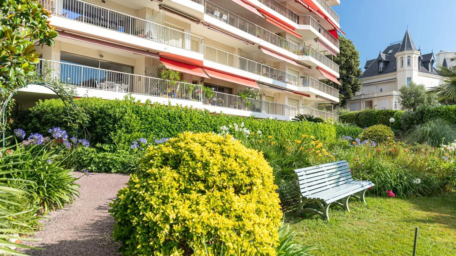 Sea View & Gardens In Antibes Apartment