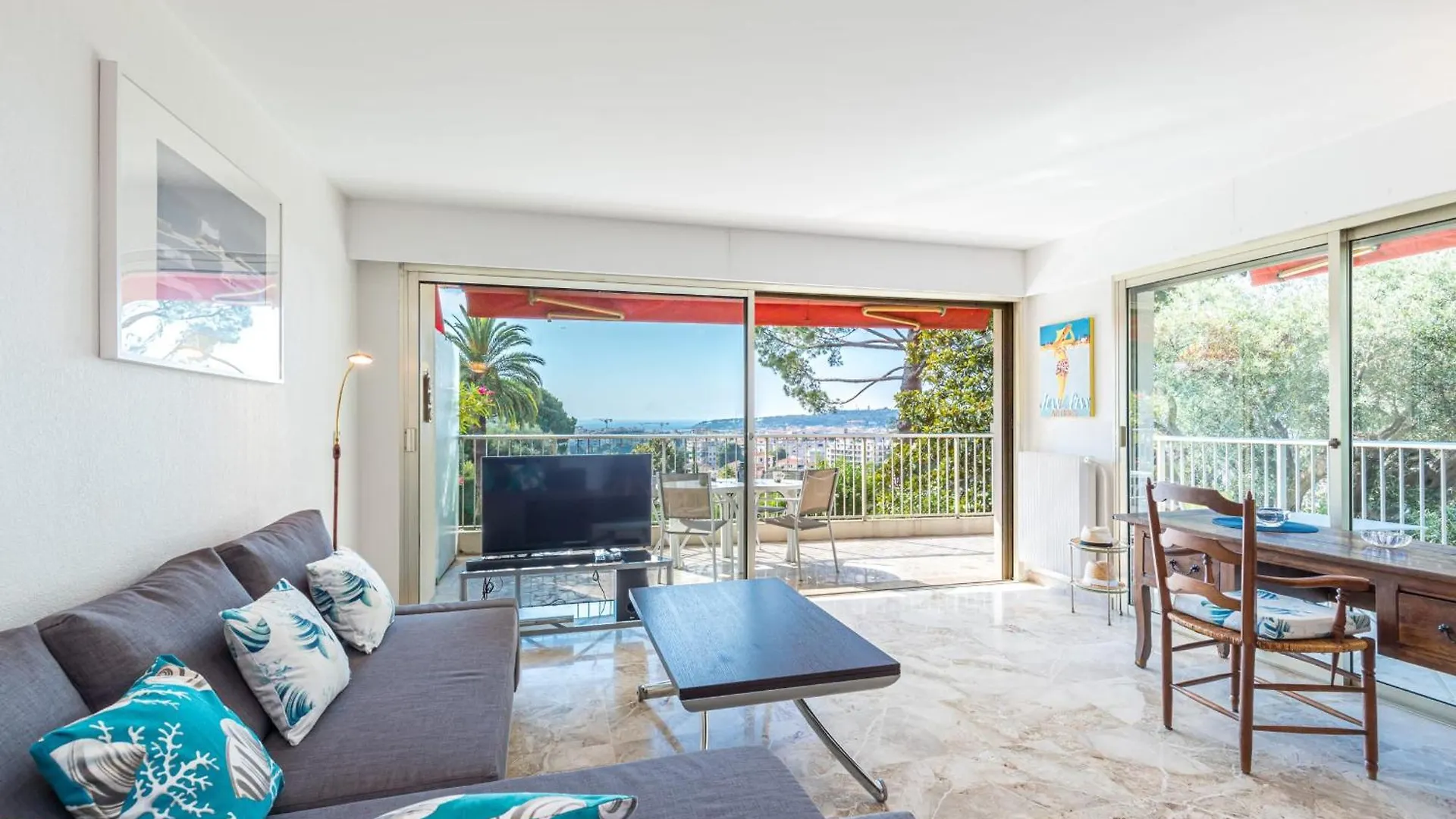 Sea View & Gardens In Antibes Apartment