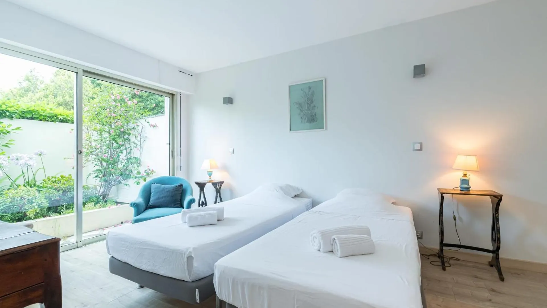 Sea View & Gardens In Antibes Apartment