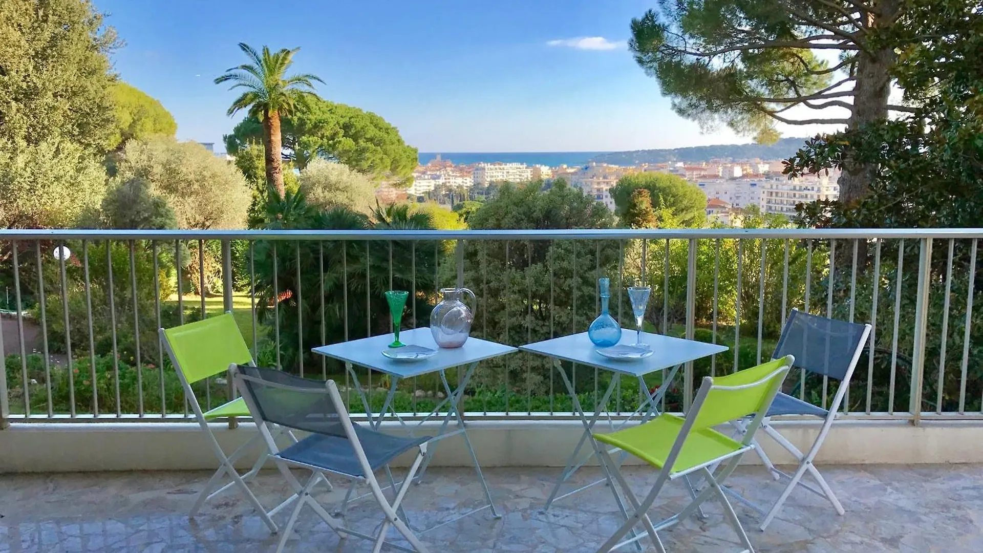 Sea View & Gardens In Antibes Apartment