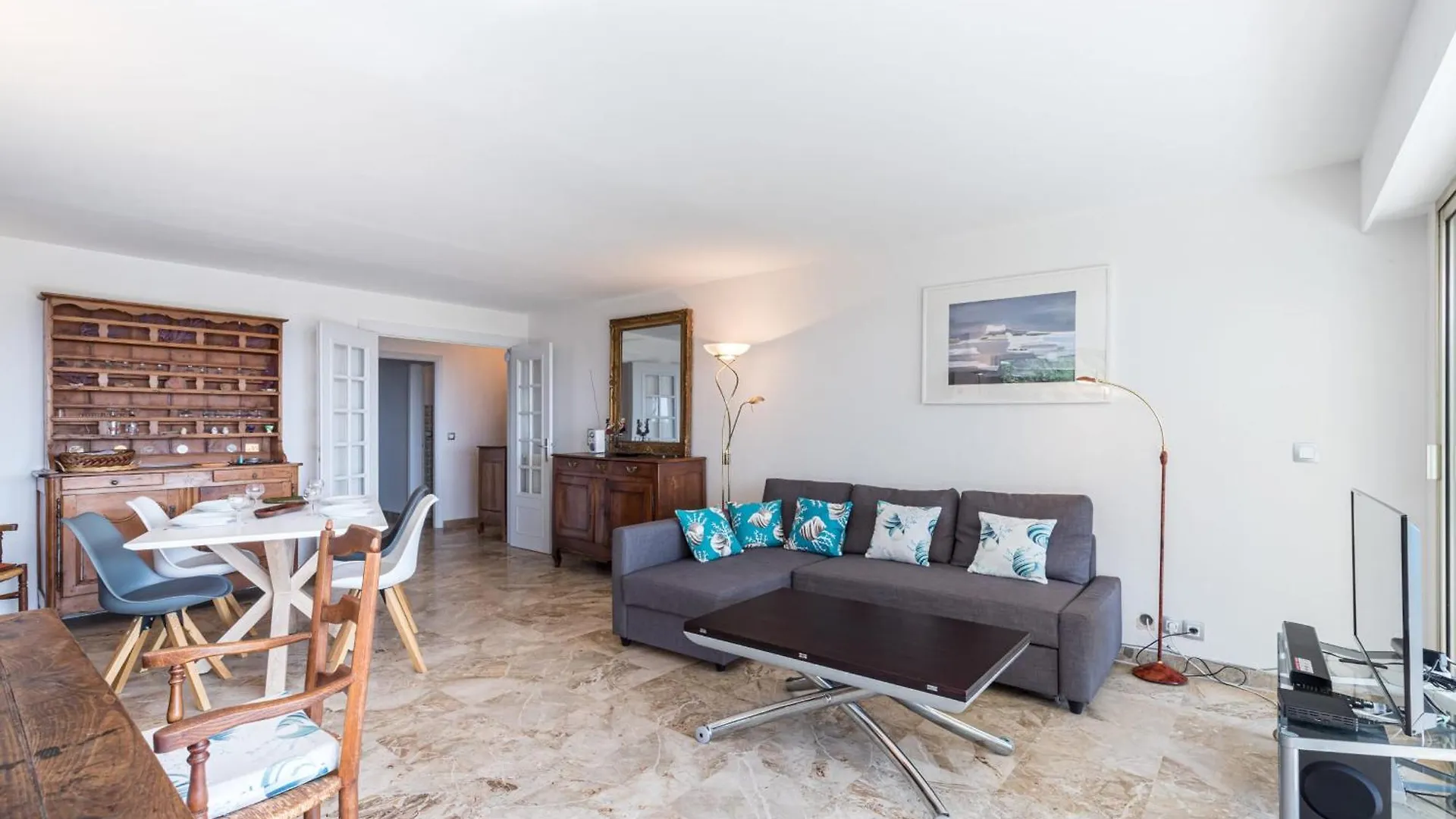 Sea View & Gardens In Antibes Apartment